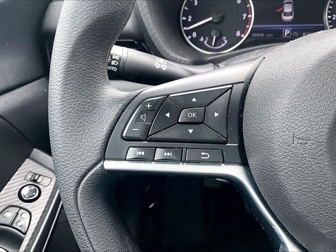 Used 2025 Nissan Sentra SV FWD image 22