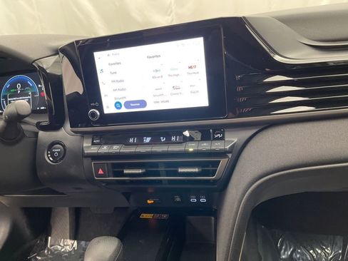 Used 2025 Toyota Camry LE image 18