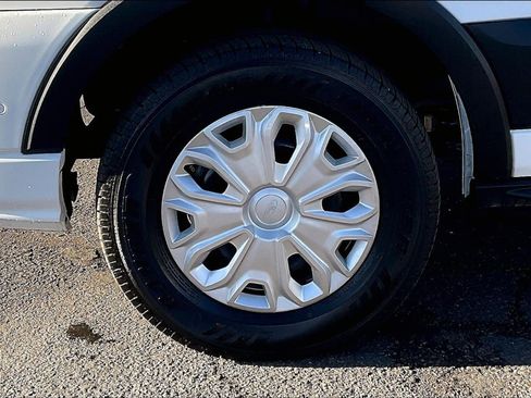 Used 2023 Ford Transit 350 XLT image 9