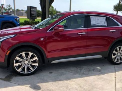 Certified 2023 Cadillac XT4 Premium Luxury FWD image 7