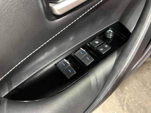 Used 2022 Toyota Corolla SE FWD image 19