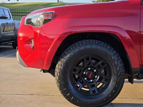 Used 2024 Toyota 4Runner TRD Off-Road Premium w/ Moonroof Package AWD/4WD image 7