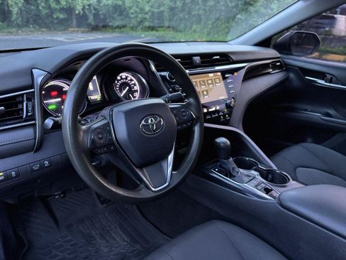 Used 2020 Toyota Camry LE w/ Sunroof Package FWD image 11
