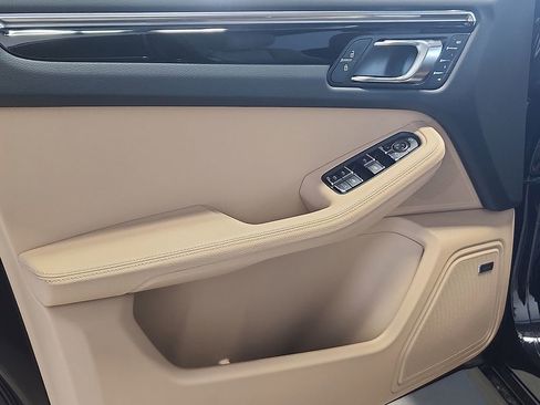 New 2026 Porsche Macan S image 13