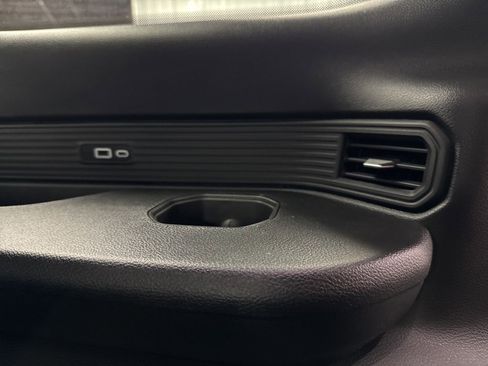 Used 2025 Jeep Wagoneer 2WD image 14