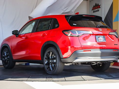 New 2025 Honda HR-V Sport image 4