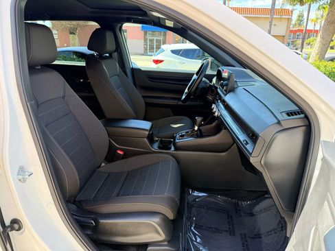 Used 2025 Honda CR-V Sport image 16