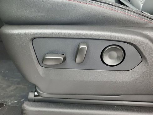 New 2026 Chevrolet Suburban RST image 32