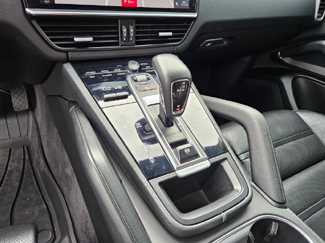 Used 2020 Porsche Cayenne E-Hybrid AWD/4WD image 11