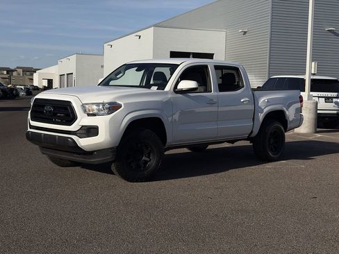 Used 2021 Toyota Tacoma SR AWD/4WD image 3