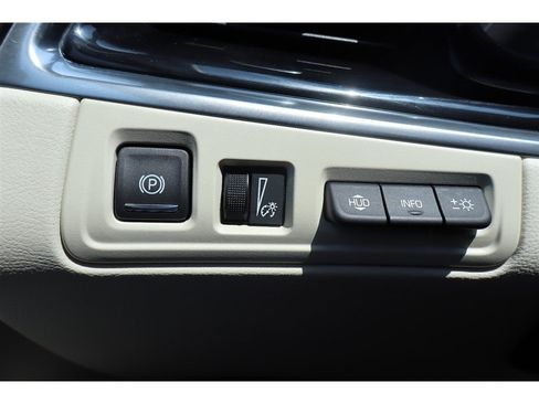 Used 2020 Cadillac XT6 Premium Luxury FWD image 35