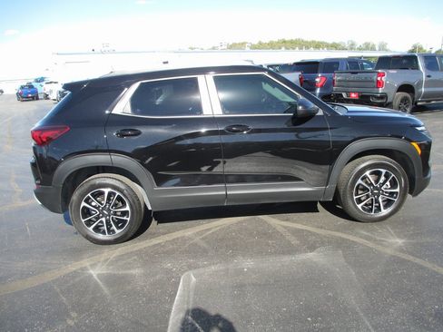 Certified 2025 Chevrolet TrailBlazer LT w/ LT Cold Weather Package image 4