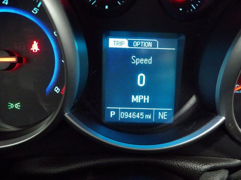 Used 2016 Chevrolet Cruze LT image 13