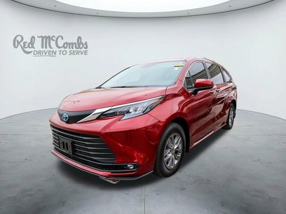 Used 2025 Toyota Sienna XLE w/ XLE Plus Package