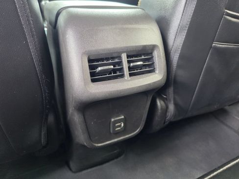 Used 2019 Chevrolet Equinox LT FWD image 36