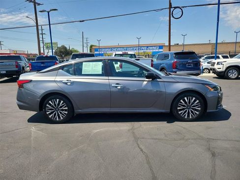 Used 2024 Nissan Altima 2.5 SV FWD image 28
