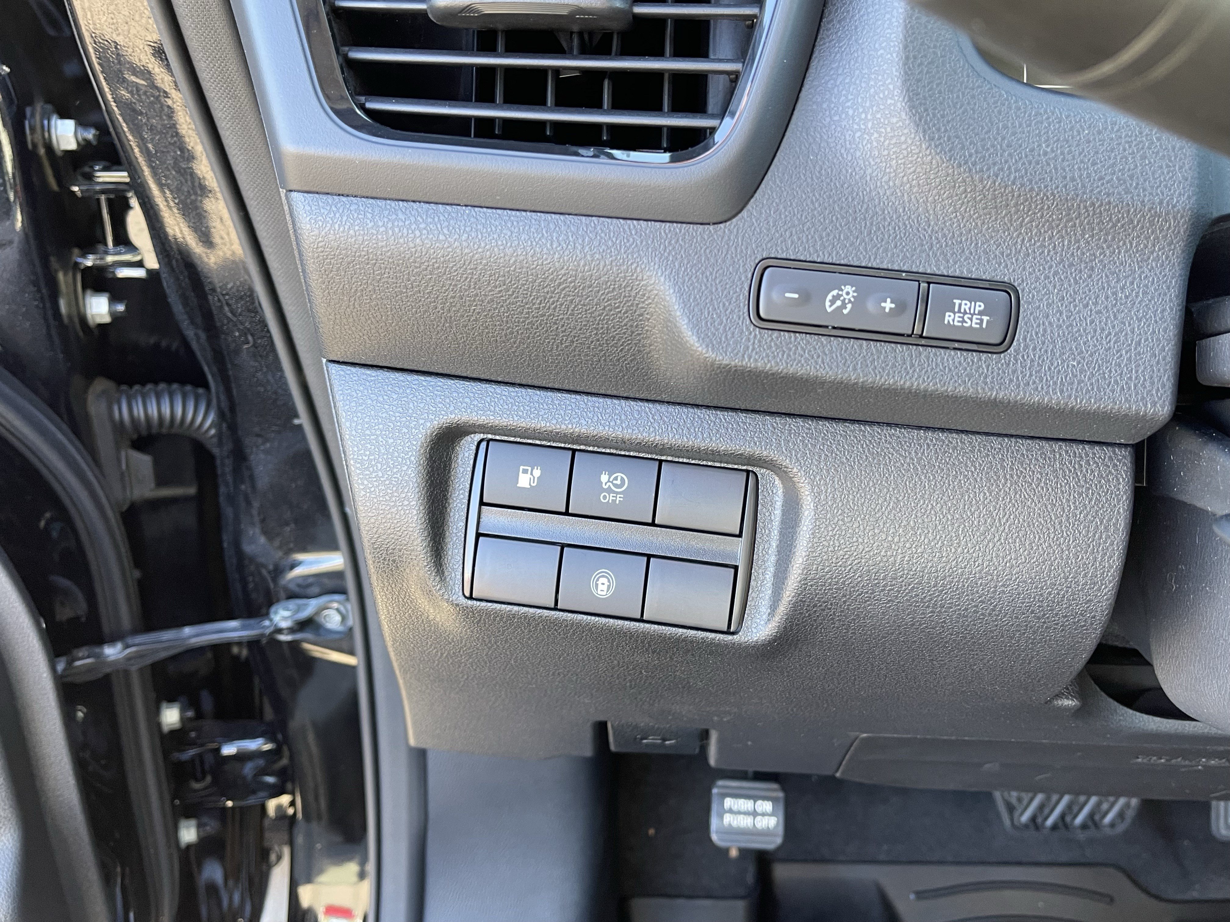 Used 2025 Nissan Leaf S FWD image 25