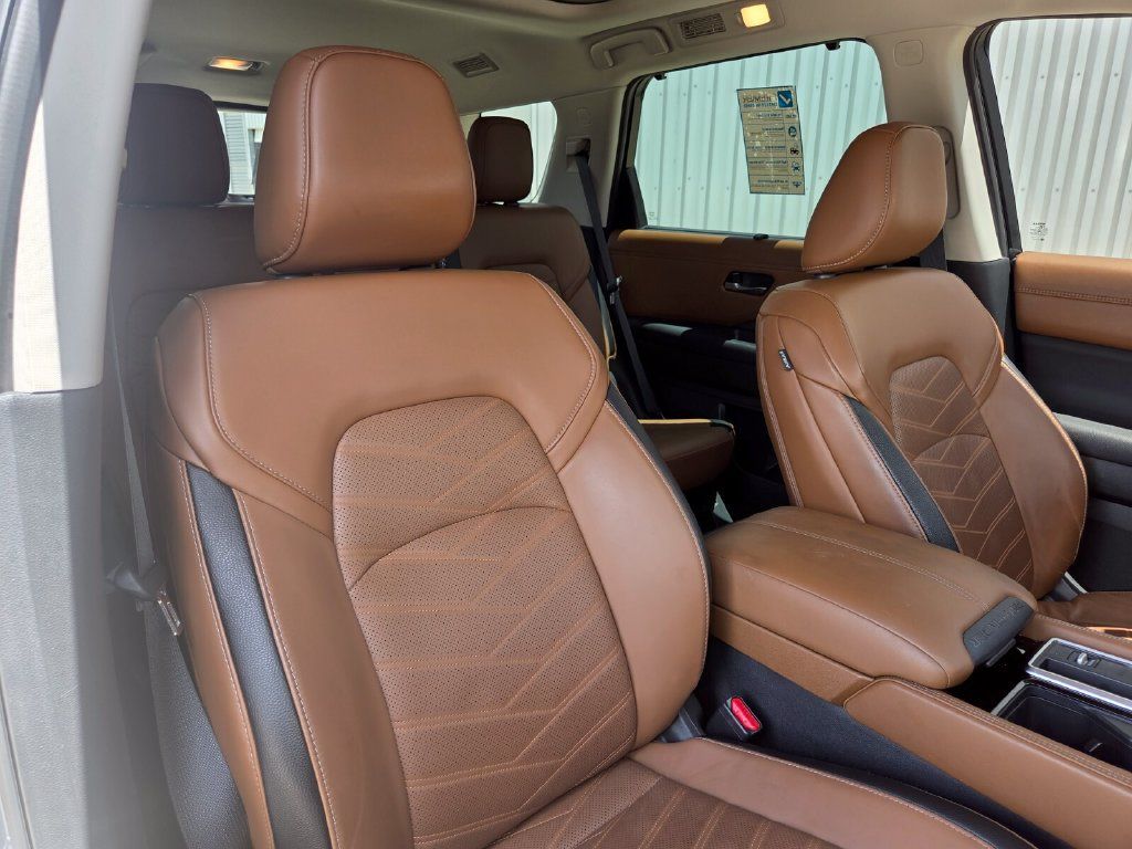 Used 2025 Nissan Pathfinder Platinum w/ Cargo Package FWD image 32