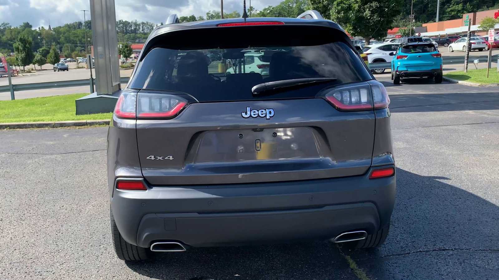 Used 2020 Jeep Cherokee Latitude Lux w/ Comfort/Convenience Group AWD/4WD image 7