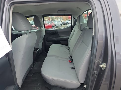 Certified 2016 Toyota Tacoma SR image 14