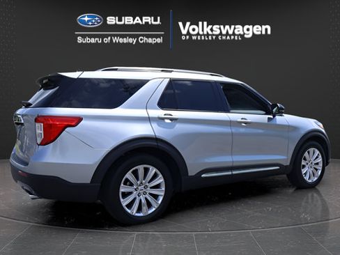 Used 2023 Ford Explorer Limited w/ Limited Technology Package RWD image 9