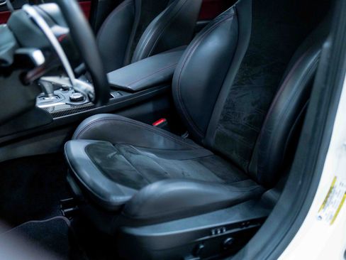 Used 2017 Alfa Romeo Giulia Quadrifoglio image 81
