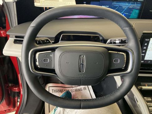 Used 2026 Lincoln Nautilus Reserve image 31