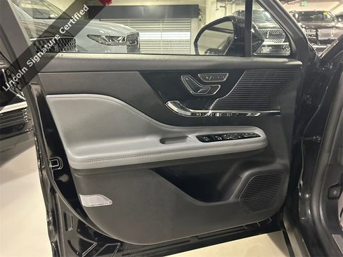 Certified 2022 Lincoln Corsair AWD w/ Premium Package image 9