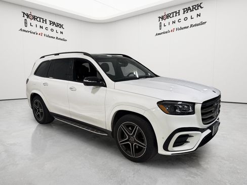 Used 2024 Mercedes-Benz GLS 450 4MATIC image 7