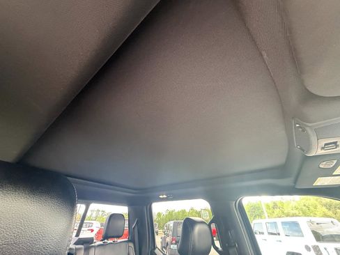 Used 2016 Ford F150 Lariat w/ Equipment Group 502A Luxury image 8