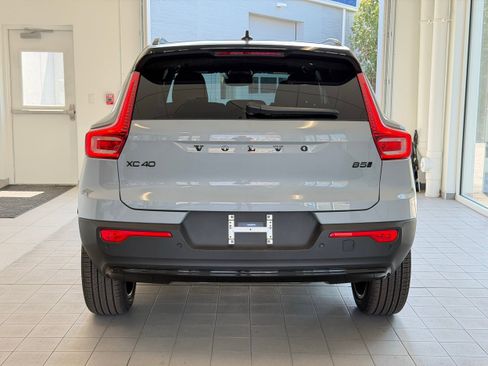 New 2026 Volvo XC40 B5 Ultra w/ Climate Package AWD/4WD image 7