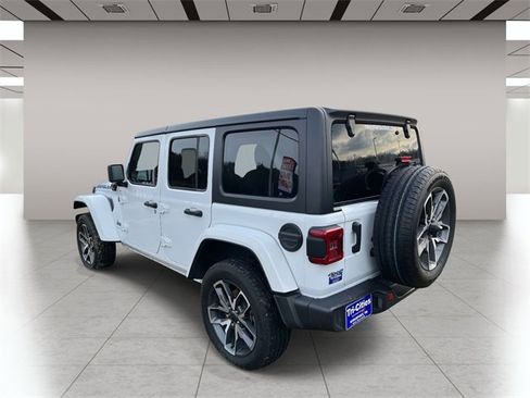 Used 2024 Jeep Wrangler Unlimited w/ Convenience Group image 5