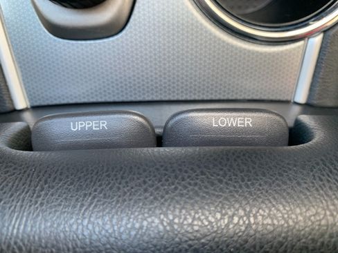 Used 2018 Nissan Pathfinder SL AWD/4WD image 24