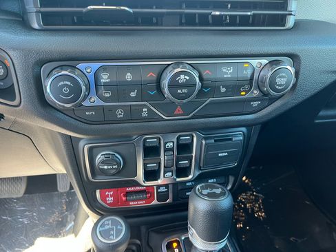 New 2025 Jeep Wrangler Willys image 30