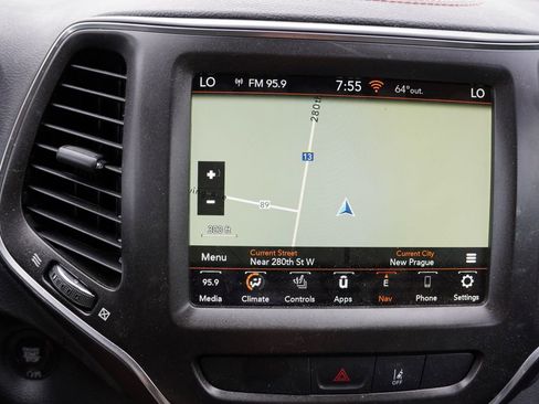 Used 2022 Jeep Cherokee Trailhawk w/ Sound & Nav Group AWD/4WD image 5