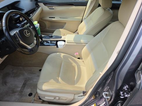 Used 2013 Lexus ES 350 w/ Premium Pkg FWD image 4