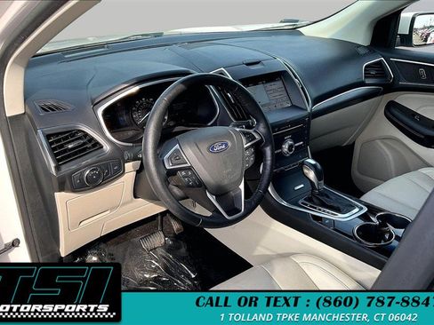 Used 2018 Ford Edge Titanium w/ Equipment Group 302A AWD/4WD image 12