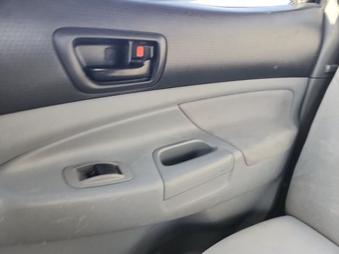 Used 2011 Toyota Tacoma 4x4 Double Cab w/ SR5 Pkg #2 image 30