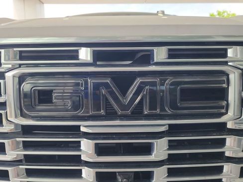 Certified 2025 GMC Yukon Denali w/ Denali Reserve Package AWD/4WD image 31
