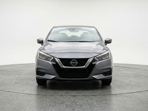 Used 2025 Nissan Versa SV image 2