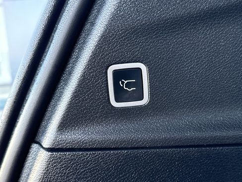 Used 2020 Chrysler Pacifica Limited image 15