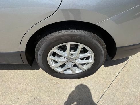 Used 2024 Chevrolet Equinox LS w/ LS Convenience Package FWD image 44