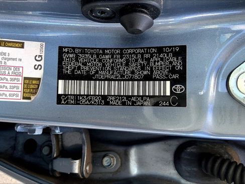 Used 2020 Toyota Corolla LE image 32