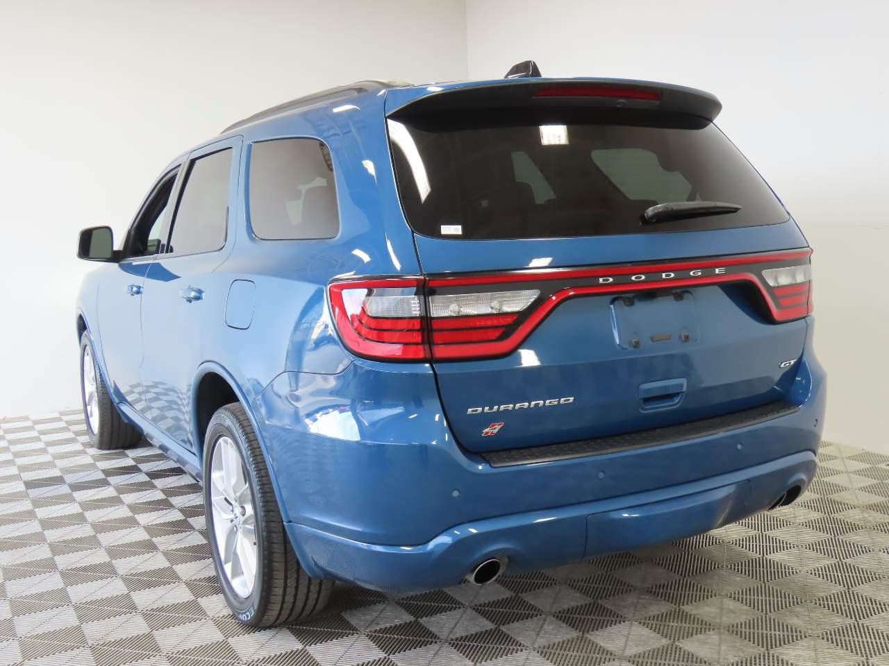Used 2025 Dodge Durango GT AWD/4WD image 3