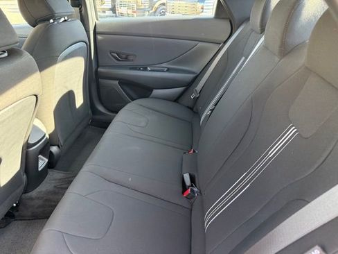 Used 2025 Hyundai Elantra Sport image 24