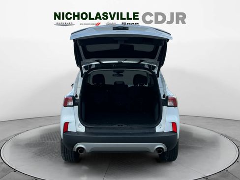 Used 2021 Ford Escape SE w/ Convenience Package FWD image 19