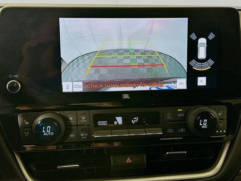 Used 2024 Toyota Grand Highlander AWD image 14