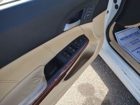 Used 2011 Honda Crosstour EX-L image 11