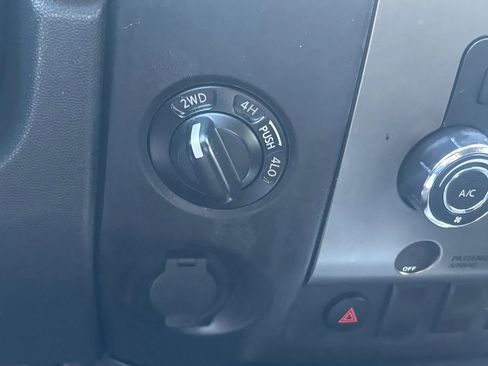 Used 2012 Nissan Titan SV w/ SV Value Truck Pkg image 31