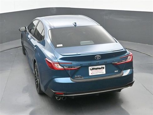 Used 2025 Toyota Camry SE image 31